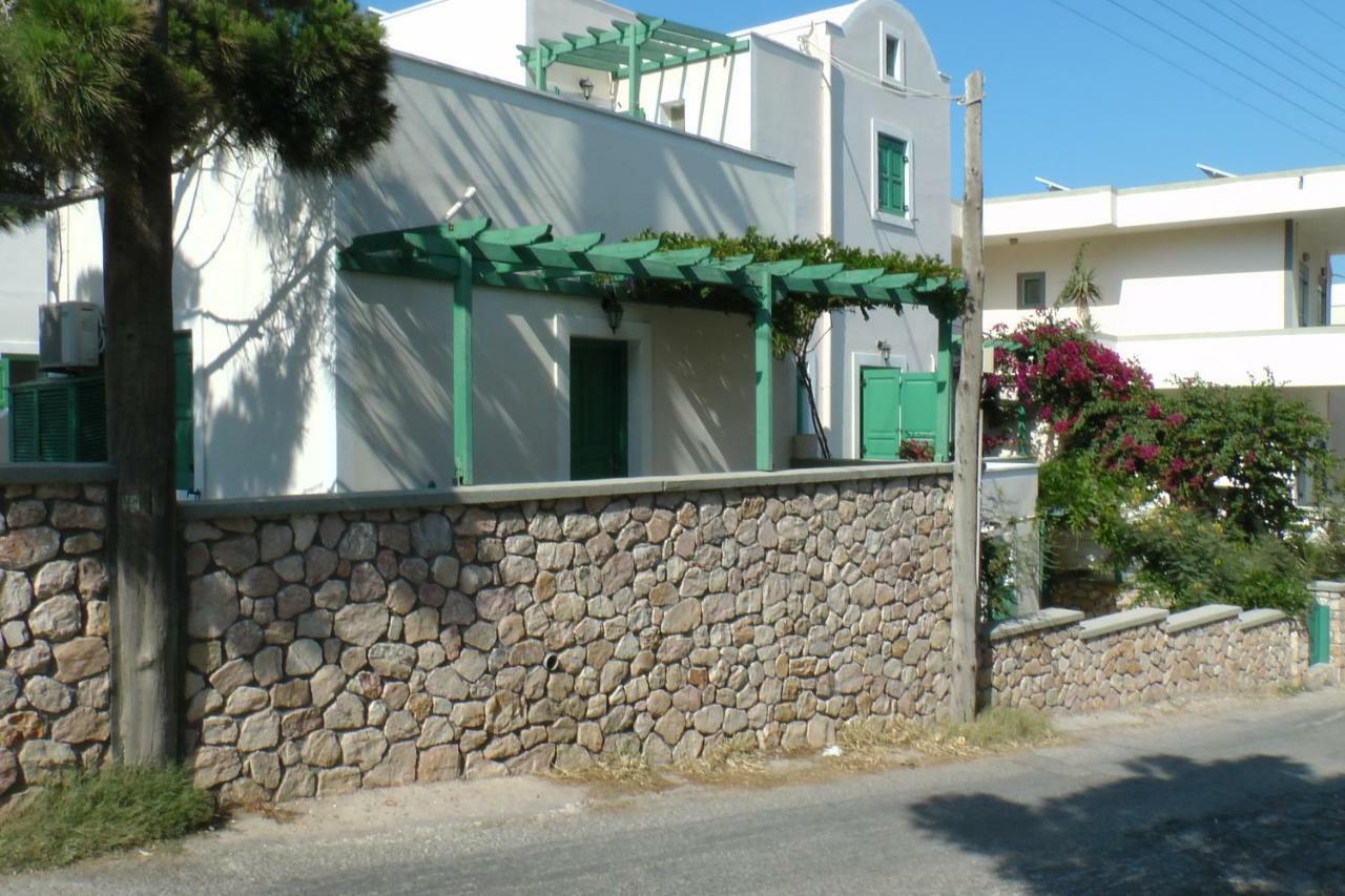 Santa Magia Hotel Kamari  Exterior photo